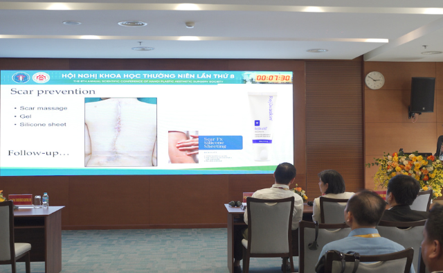 Kết quả sau phẫu thuật bớt sắc tố khổng lồ và chăm sóc sẹo với Silicone gel và miếng dán