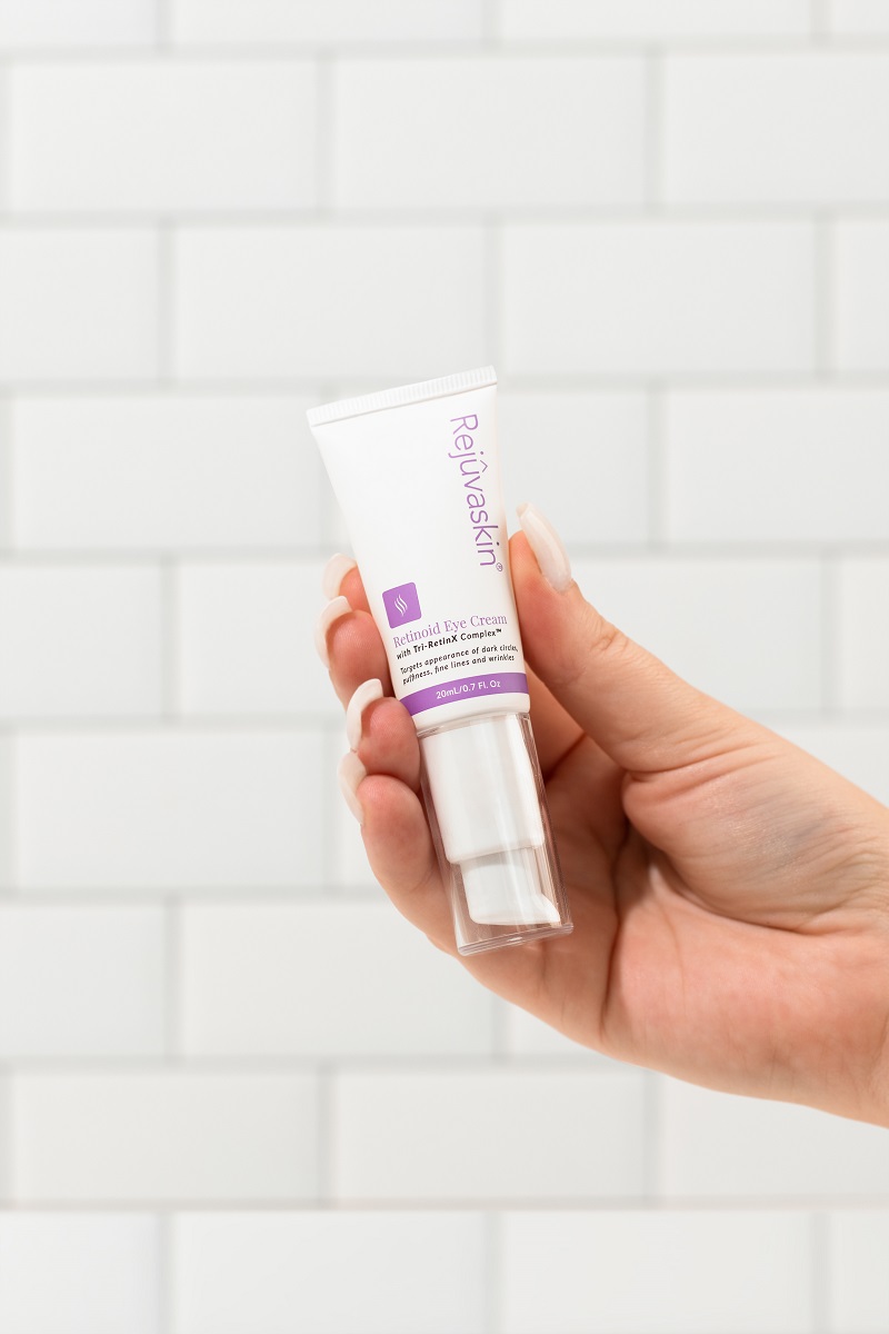 Nên thoa kem dưỡng mắt ngừa nếp nhăn, lão hóa Retinoid Rejuvaskin bao lâu một lần?