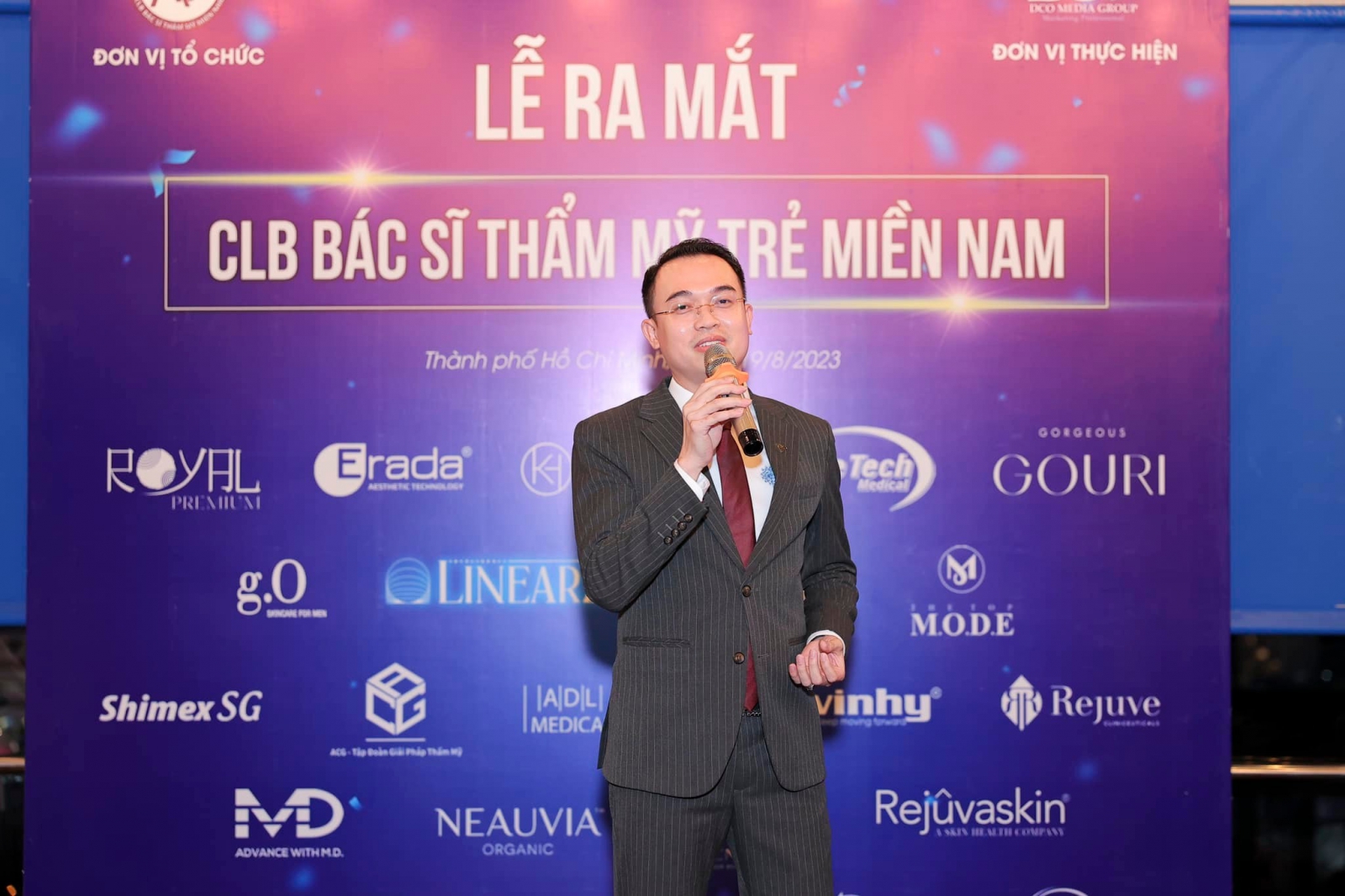 Câu lạc bộ bác sĩ thẩm mỹ trẻ miền Nam được thành lập