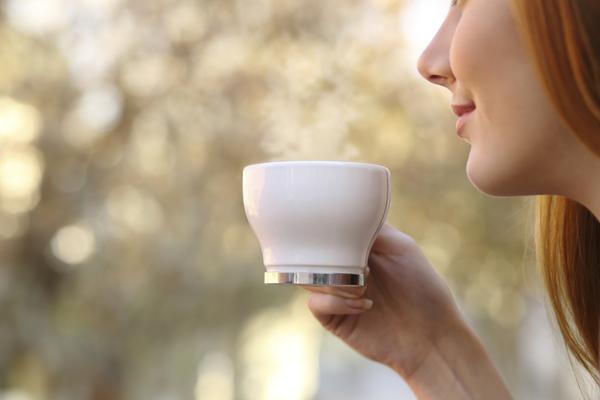 Uống trà thảo mộc giúp hạ sốt hiệu quả Uống trà thảo mộc giúp hạ sốt hiệu quả